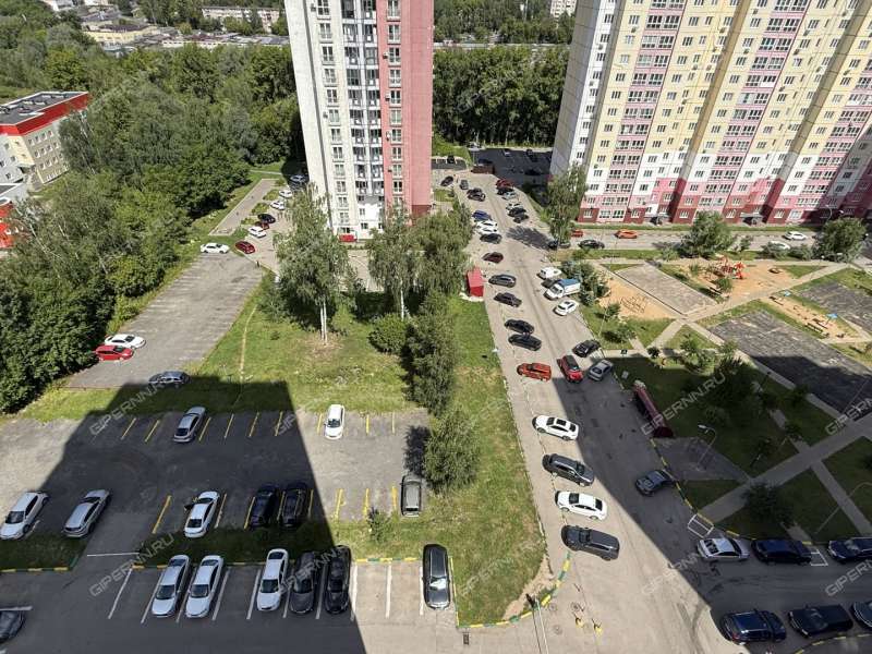 трёхкомнатная квартира на бульваре 60-летия Октября дом 25 к2