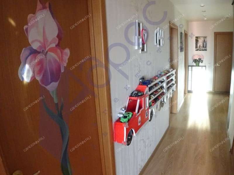 трёхкомнатная квартира на улице Родионова дом 165 к3