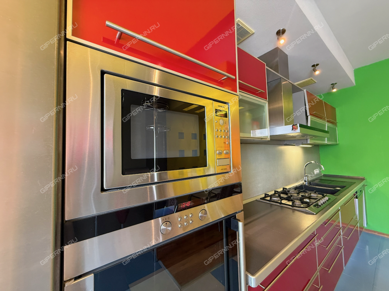 трёхкомнатная квартира на улице Коминтерна дом 127