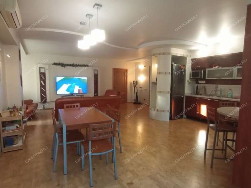 трёхкомнатная квартира на улице Максима Горького дом 232