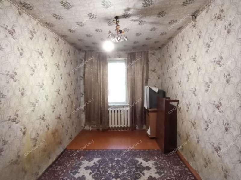 двухкомнатная квартира на улице Военных Комиссаров дом 3