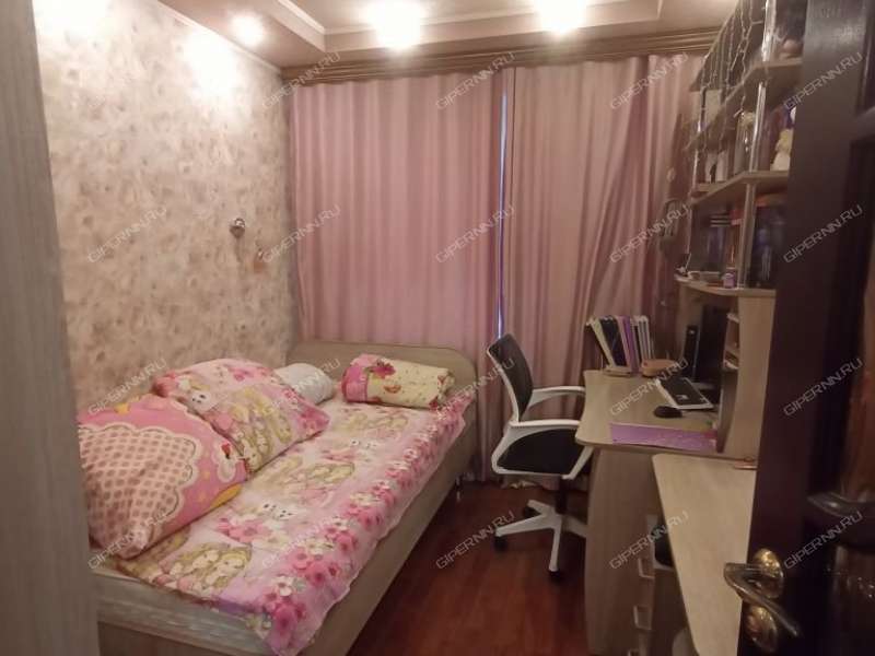 четырёхкомнатная квартира на улице Бурденко дом 19