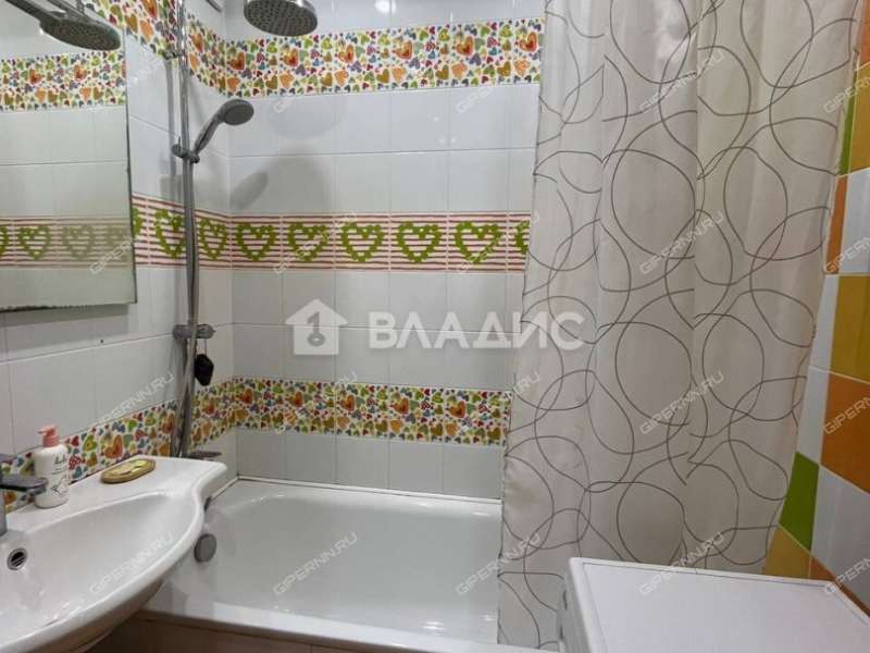 трёхкомнатная квартира на Красноуральской улице дом 3А