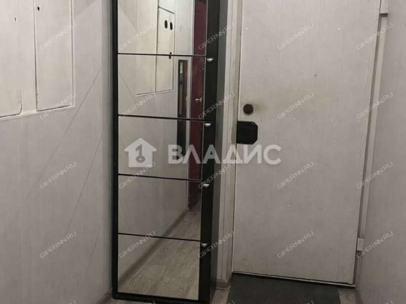 трёхкомнатная квартира на Красноуральской улице дом 3А