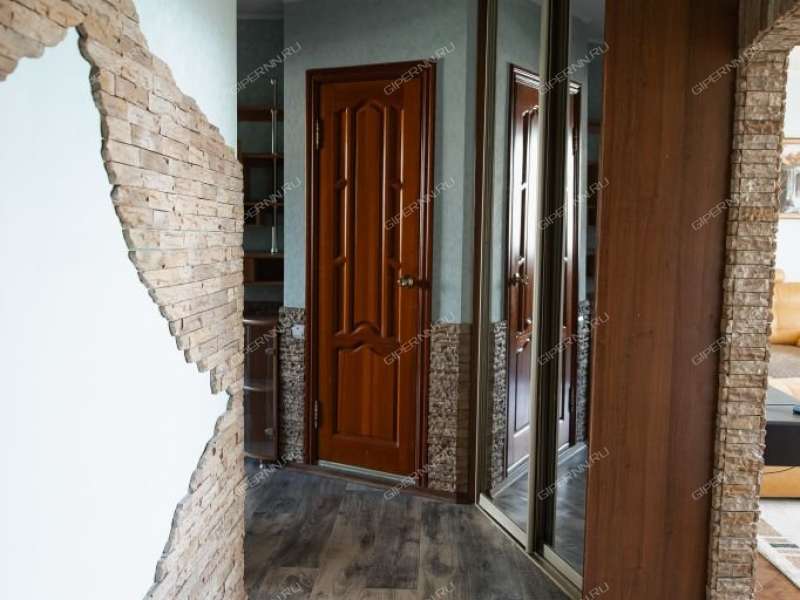 трёхкомнатная квартира на Студенческой улице дом 12