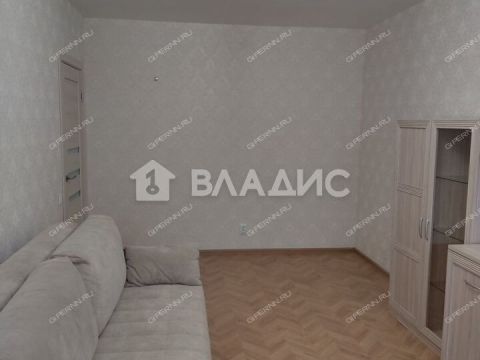 4-komnatnaya-ul-romantikov-d-1 фото