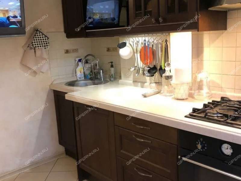 трёхкомнатная квартира на Перекопской улице дом 10