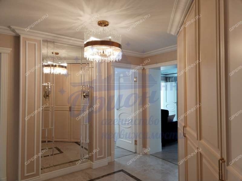 трёхкомнатная квартира на Керченской улице дом 28