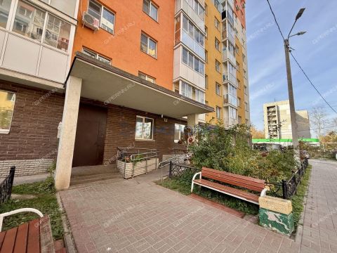 2-komnatnaya-ul-dvizhencev-d-34 фото