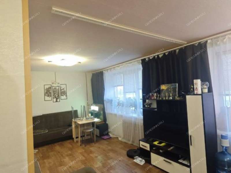 четырёхкомнатная квартира в 2-м микрорайоне дом 1 город Кстово