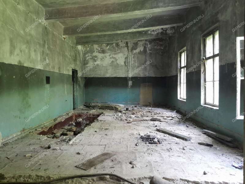 здание под склад, производственную площадь на Центральной улице деревня Высоково