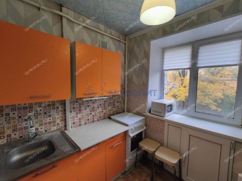 2-komnatnaya-ul-melnikova-pecherskogo-d-8 фото