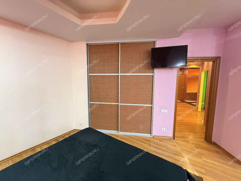 трёхкомнатная квартира на улице Коминтерна дом 127