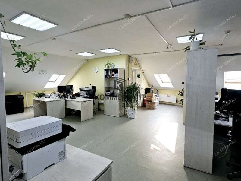 здание под офис, торговую площадь на улице Добролюбова