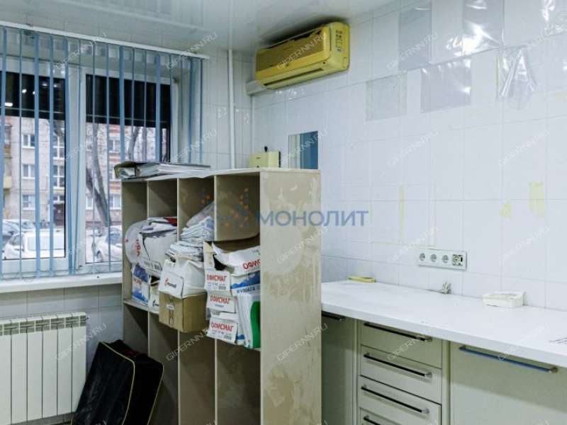 помещение под недвижимость под медицинские учреждения, недвижимость под салоны красоты на улице Героя Юрия Смирнова