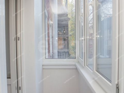 1-komnatnaya-ul-surikova-d-10 фото