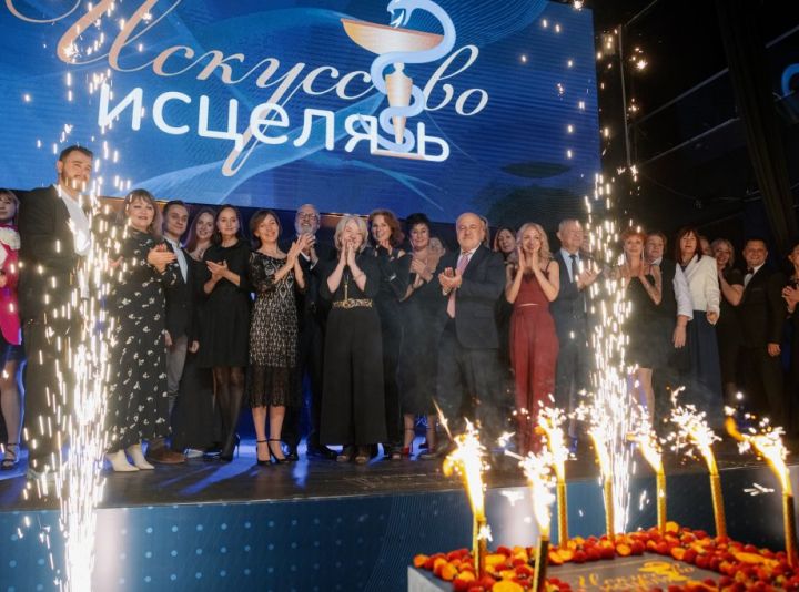 Фото с церемонии вручения медицинской премии показали в Нижнем Новгороде