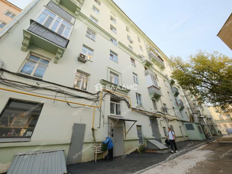 трёхкомнатная квартира на площади Максима Горького дом 2
