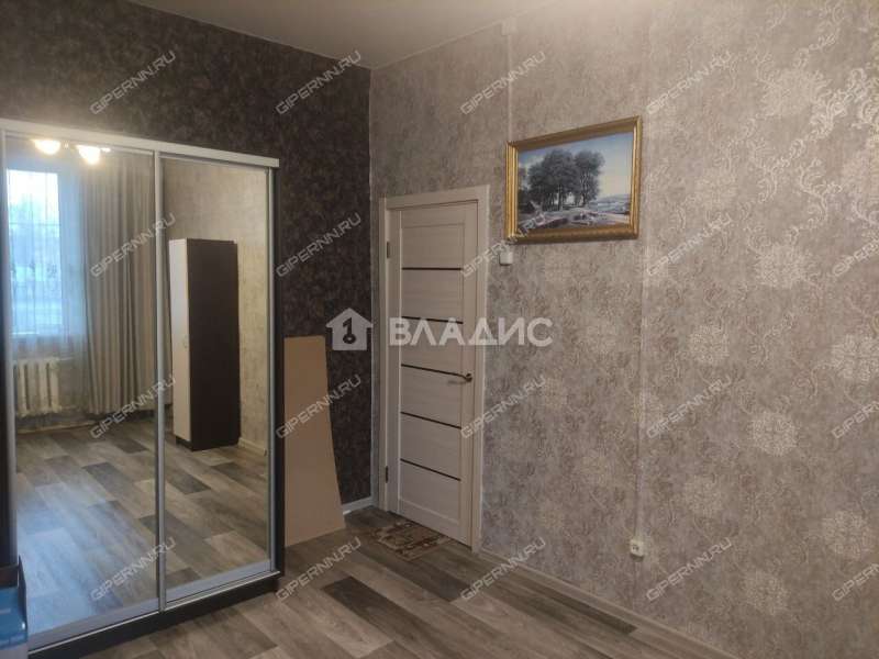 трёхкомнатная квартира на шоссе Жиркомбината дом 10