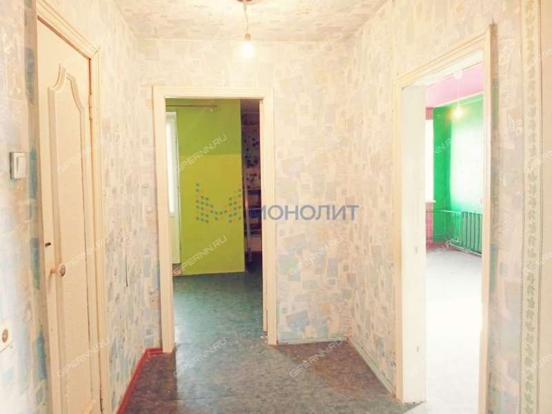 трёхкомнатная квартира в 2-м микрорайоне дом 41 город Бор