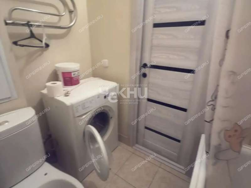 однокомнатная квартира на улице Движенцев дом 34