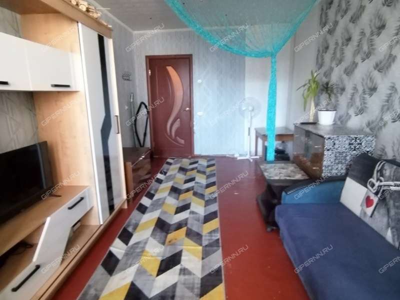 трёхкомнатная квартира на улице Германа Лопатина дом 5