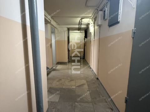 3-komnatnaya-ul-tropinina-d-12 фото