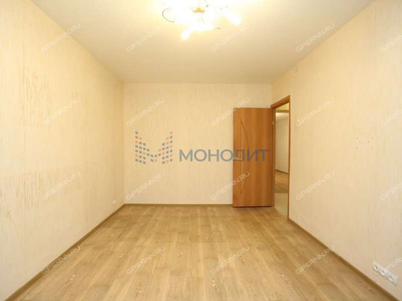 трёхкомнатная квартира на улице Бурденко дом 18