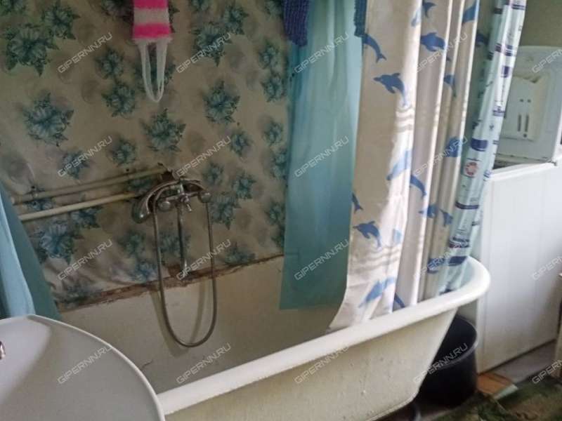 трёхкомнатная квартира на проспекте Кирова дом 11