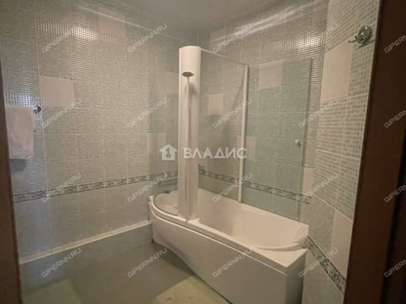 трёхкомнатная квартира на улице Ефремова дом 4