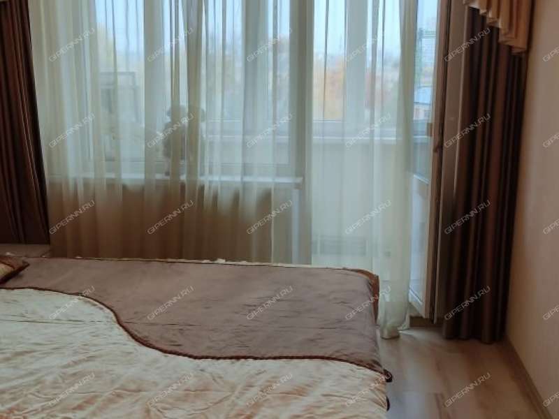 трёхкомнатная квартира на улице Коминтерна дом 22