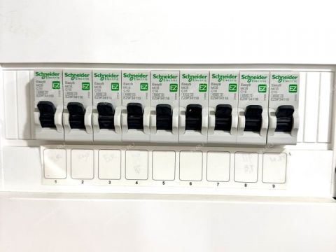 2-komnatnaya-ul-germana-lopatina-d-5a фото