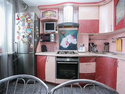 4-komnatnaya-pl-komsomolskaya-d-2-k1 фото