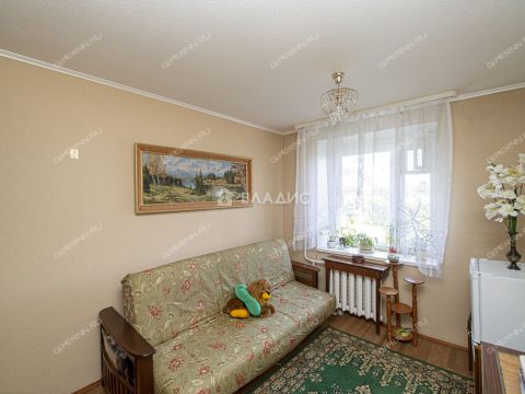 3-komnatnaya-b-r-zarechnyy-d-3 фото