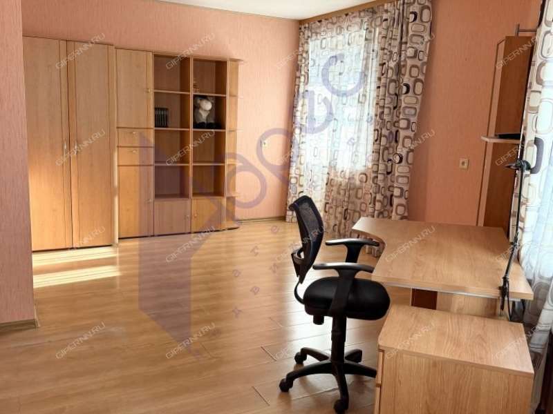 трёхкомнатная квартира на улице Родионова дом 193