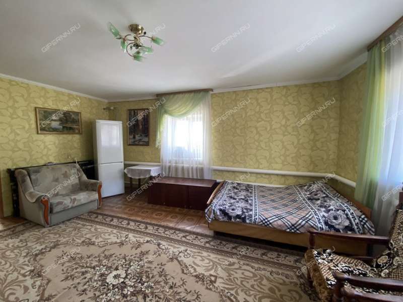 дом на улице Ленина село Работки