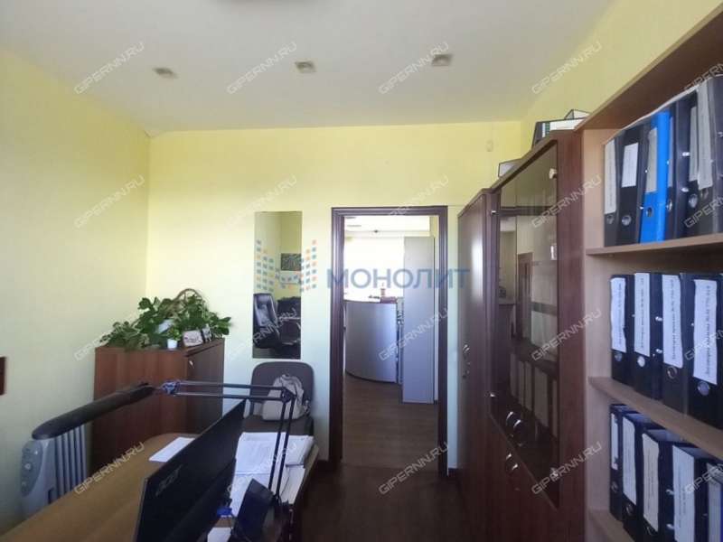здание под офис, недвижимость под образовательные учреждения на Деловой улице
