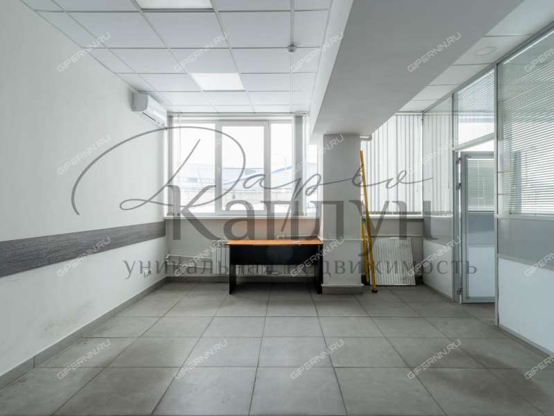 помещение под склад на улице Героя Советского Союза Поющева